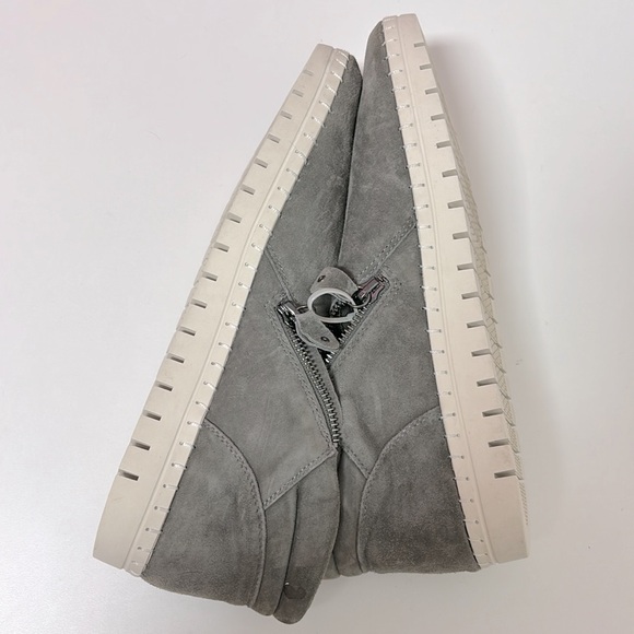 Bella Vita Camberly Suede Bootie - Picture 10 of 15